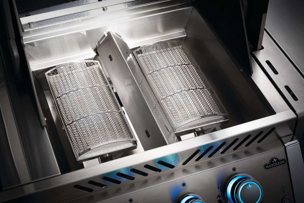 Napoleon Prestige PRO825 Propane Gas BBQ